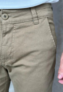 Calça Alfaiataria em Sarja com Elastano Verde